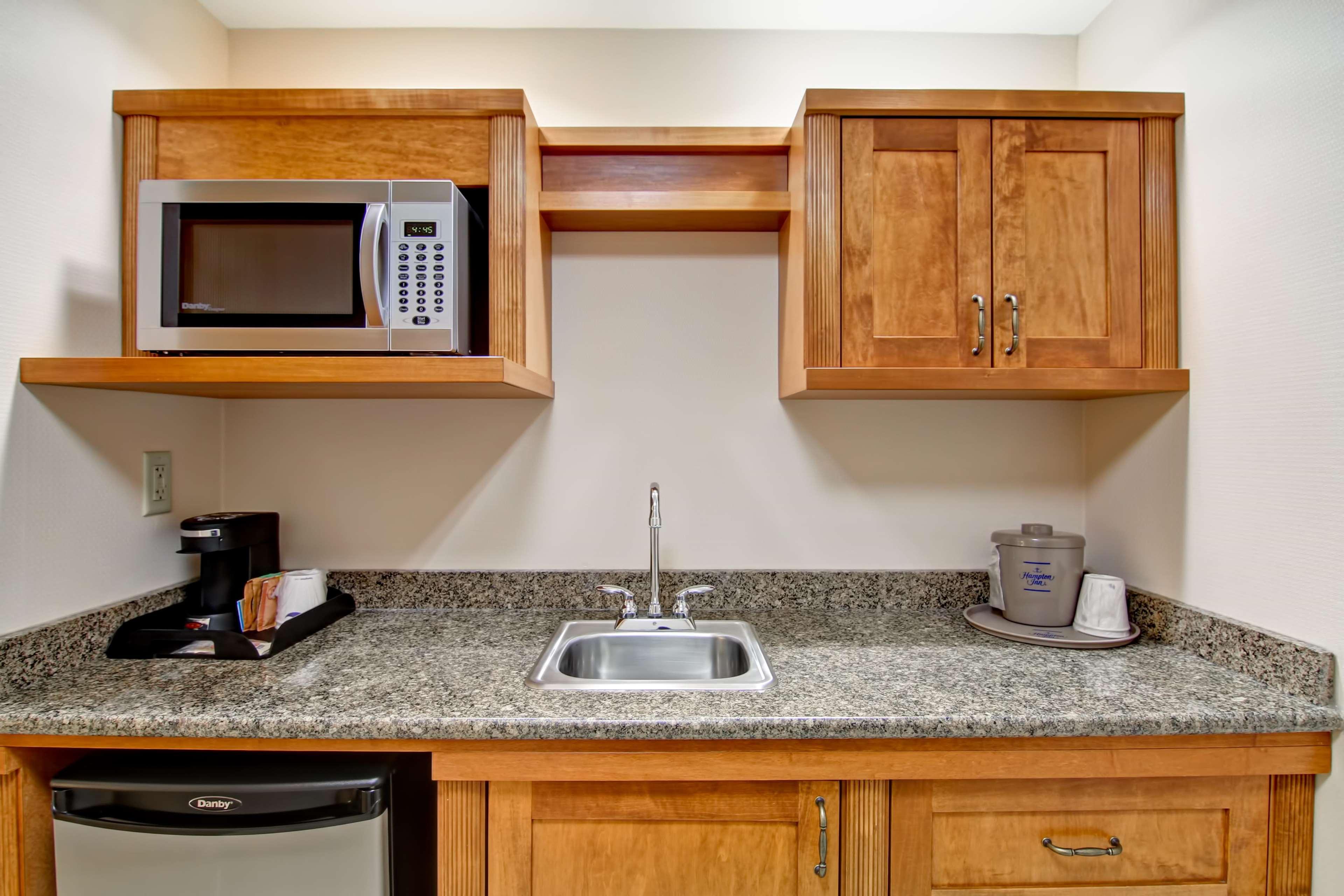 Hampton Inn & Suites Guelph Bagian luar foto