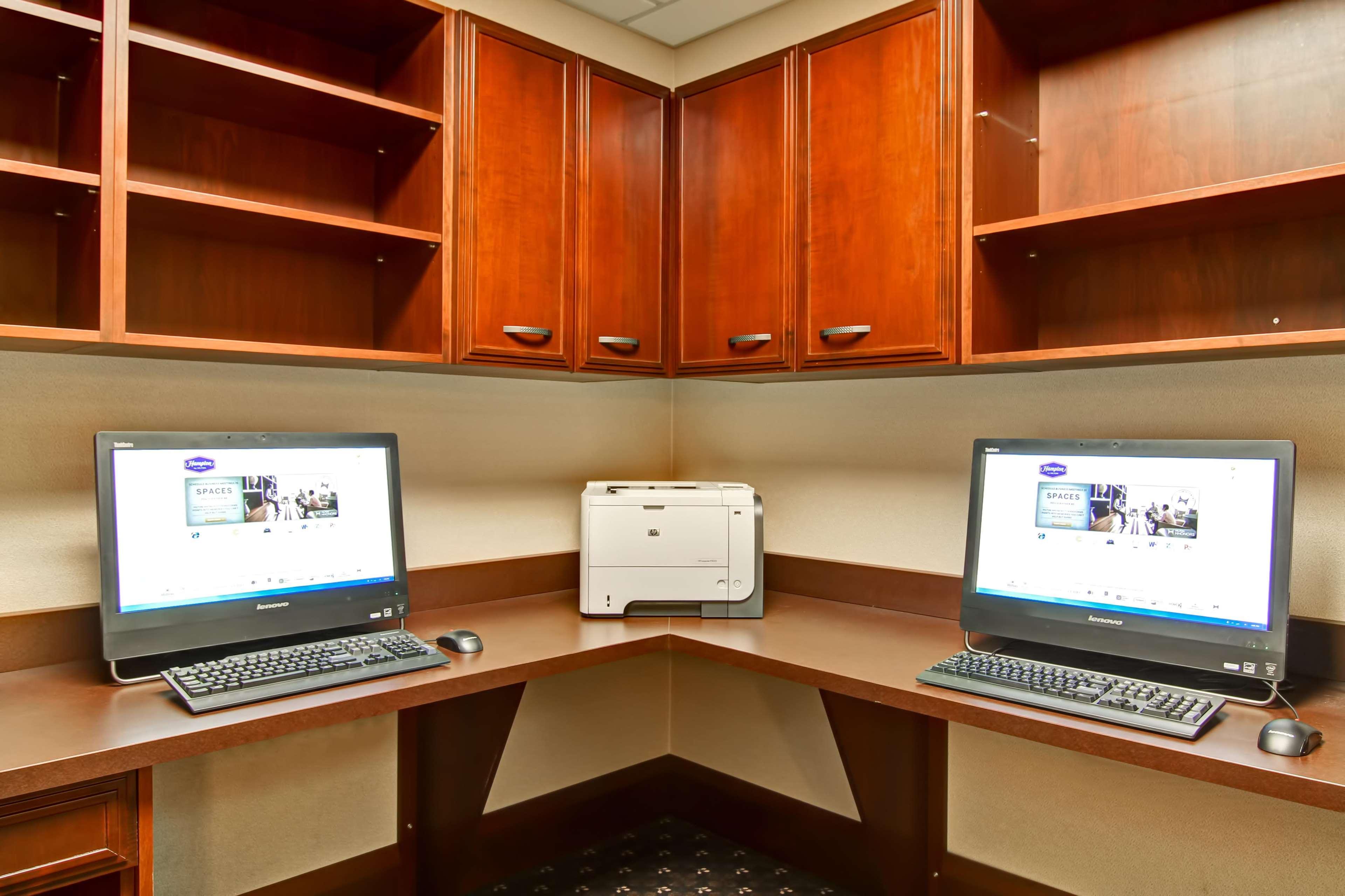 Hampton Inn & Suites Guelph Bagian luar foto