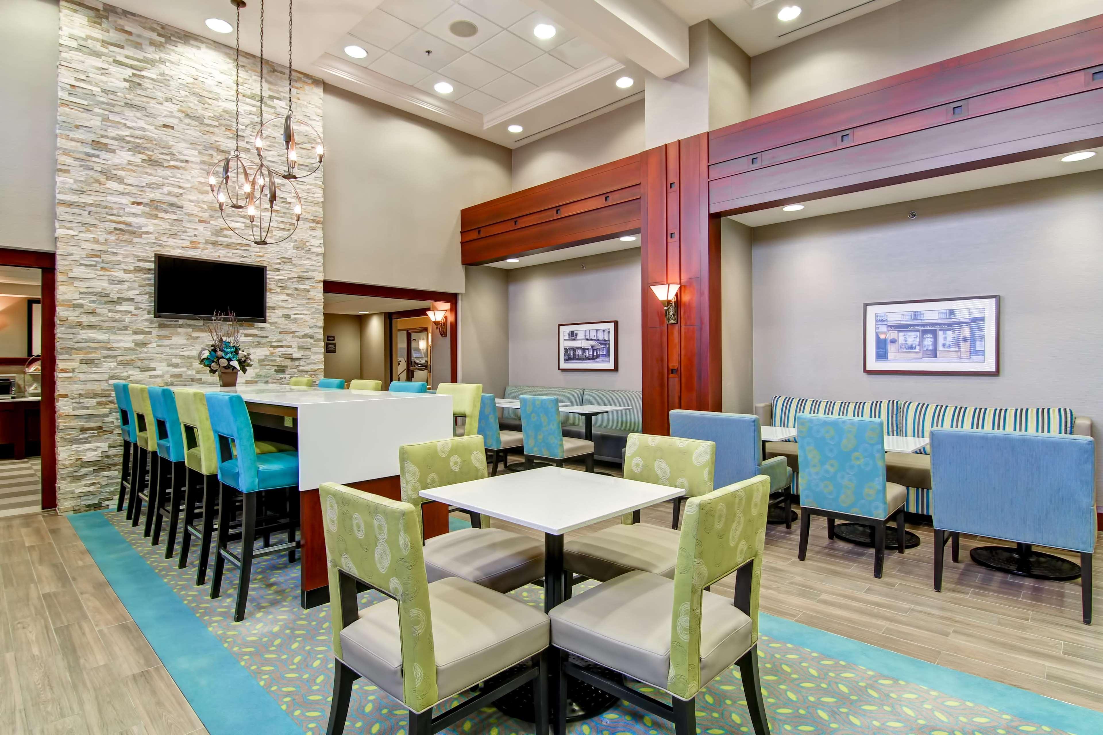 Hampton Inn & Suites Guelph Bagian luar foto