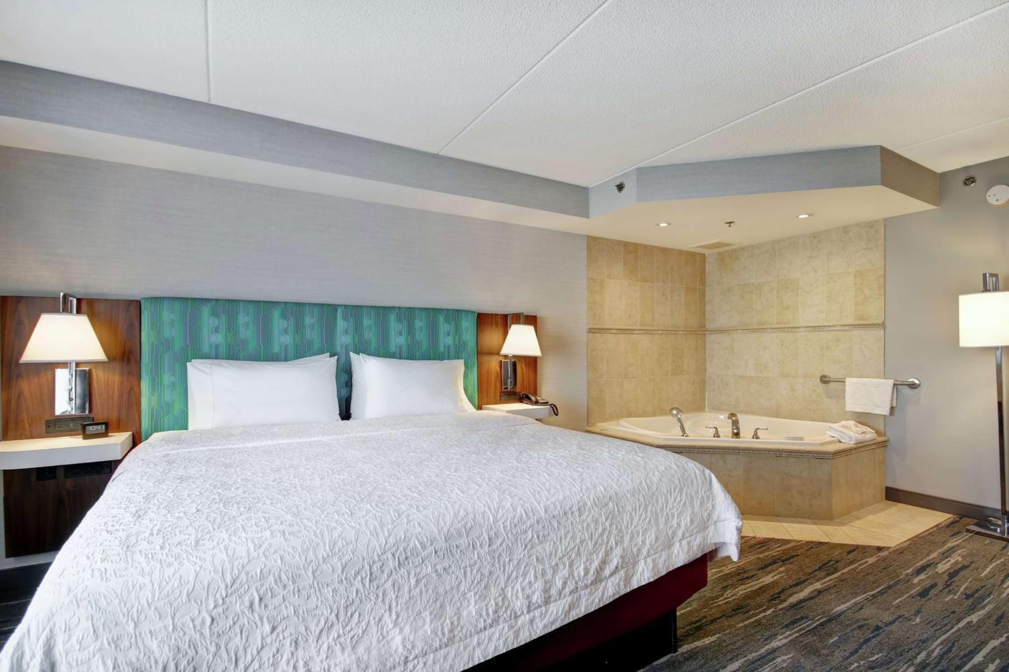 Hampton Inn & Suites Guelph Bagian luar foto