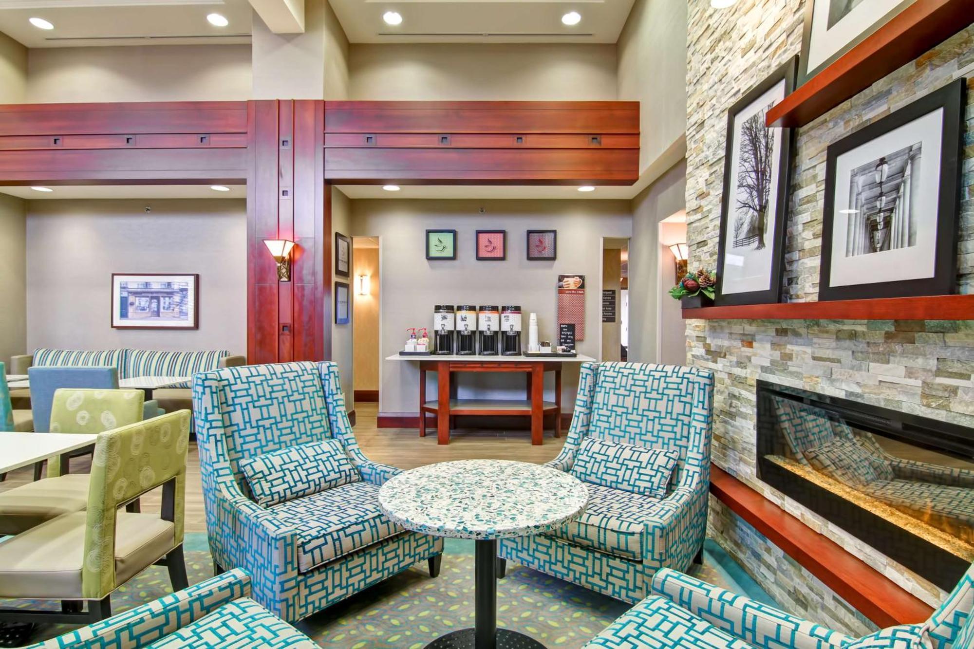Hampton Inn & Suites Guelph Bagian luar foto