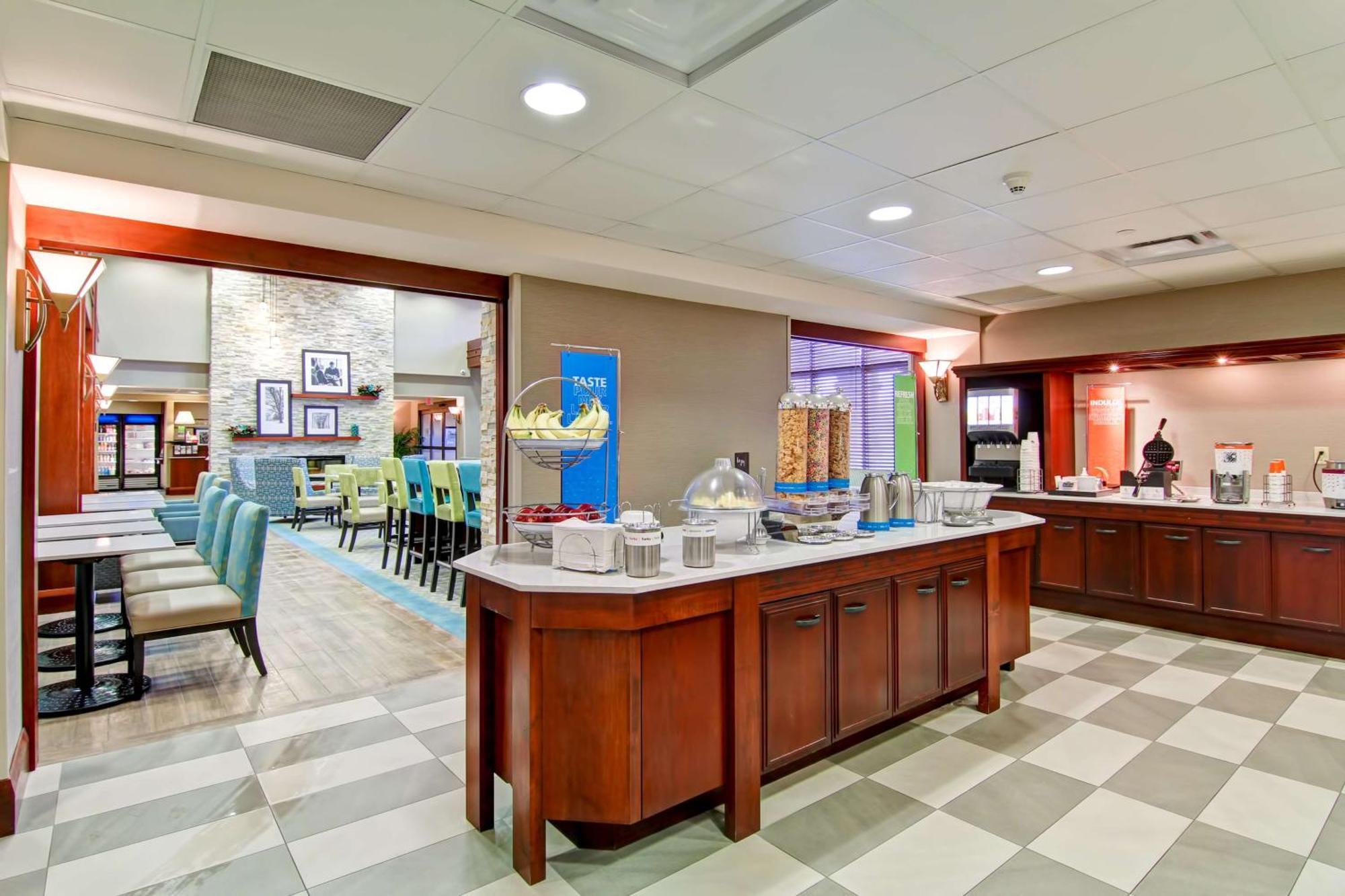 Hampton Inn & Suites Guelph Bagian luar foto