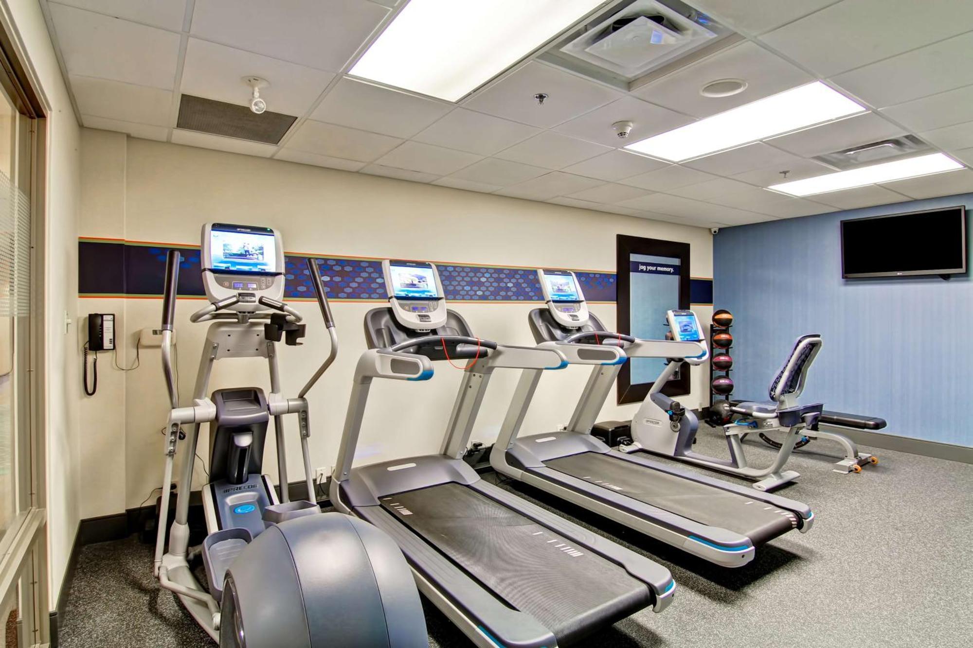 Hampton Inn & Suites Guelph Bagian luar foto